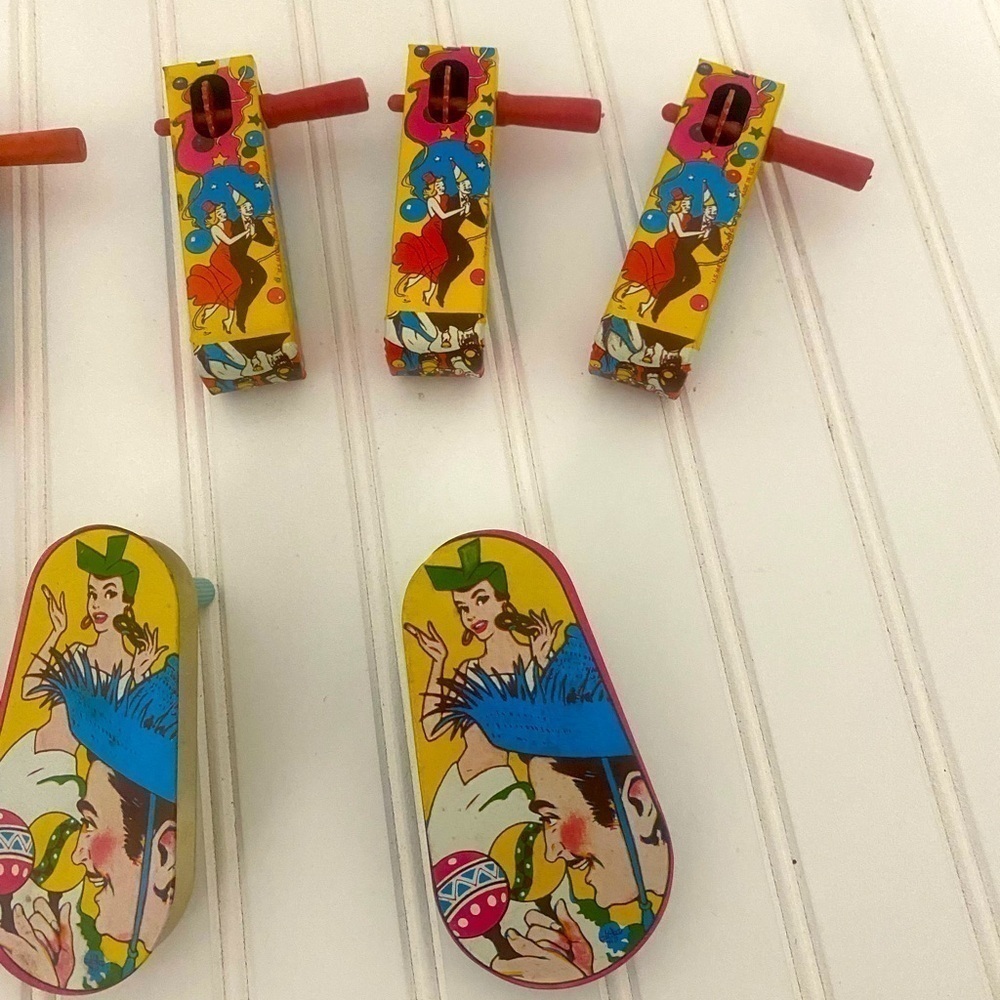 Antique U.S Metal Toy MFG Co Made In USA Tin Lithographed Noise Maker Set of (7) - Picture 2 of 7